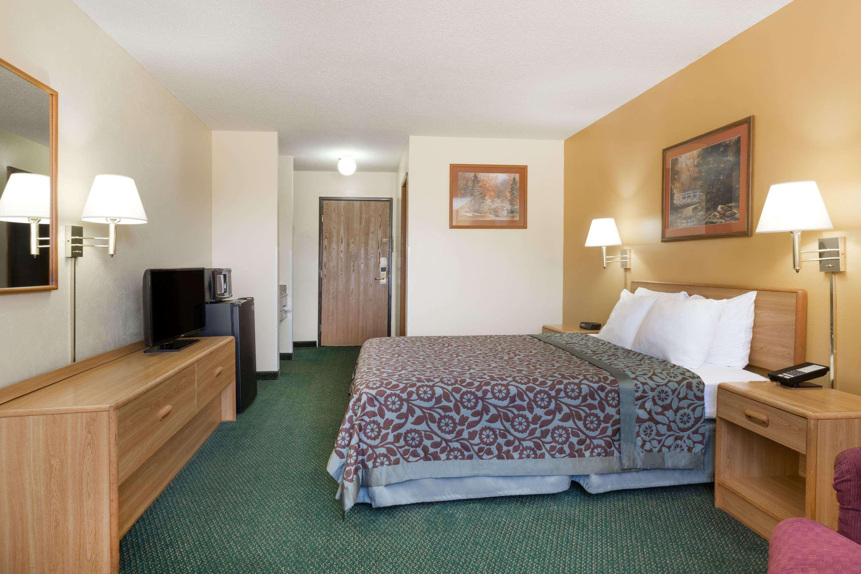 Days Inn By Wyndham Colby Exterior foto