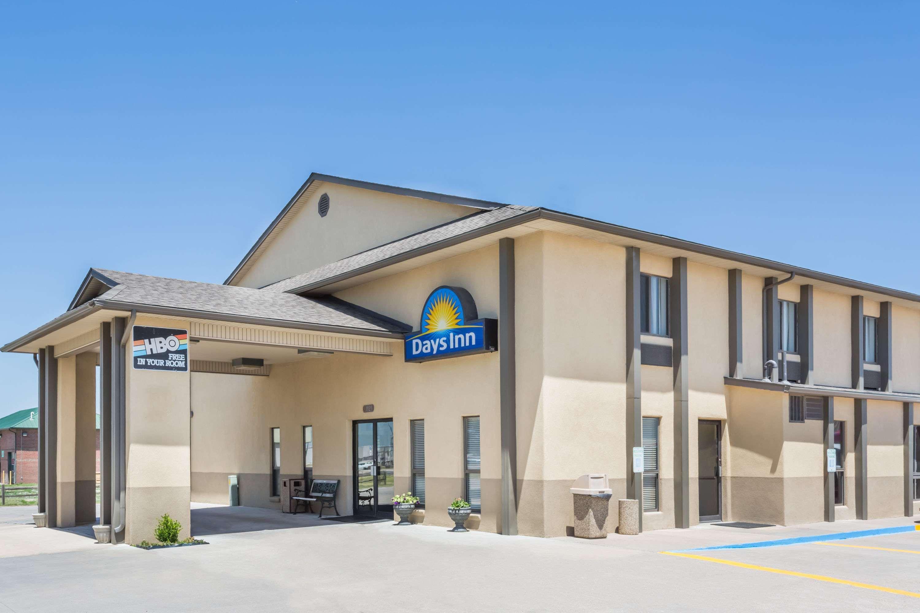Days Inn By Wyndham Colby Exterior foto